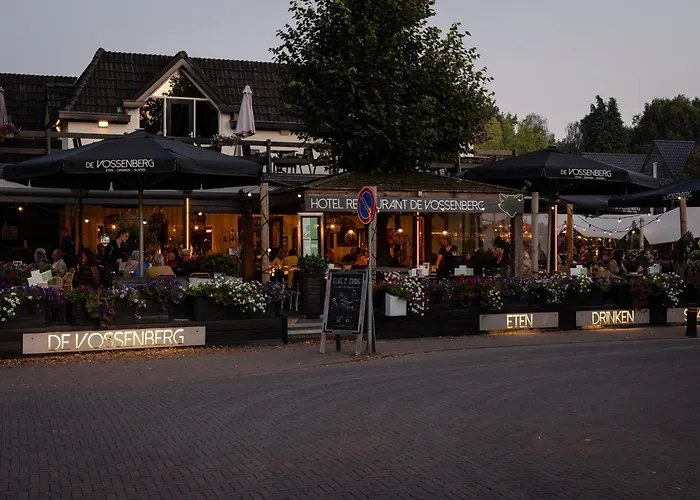Restaurant 'de Vossenberg' מלון 3*